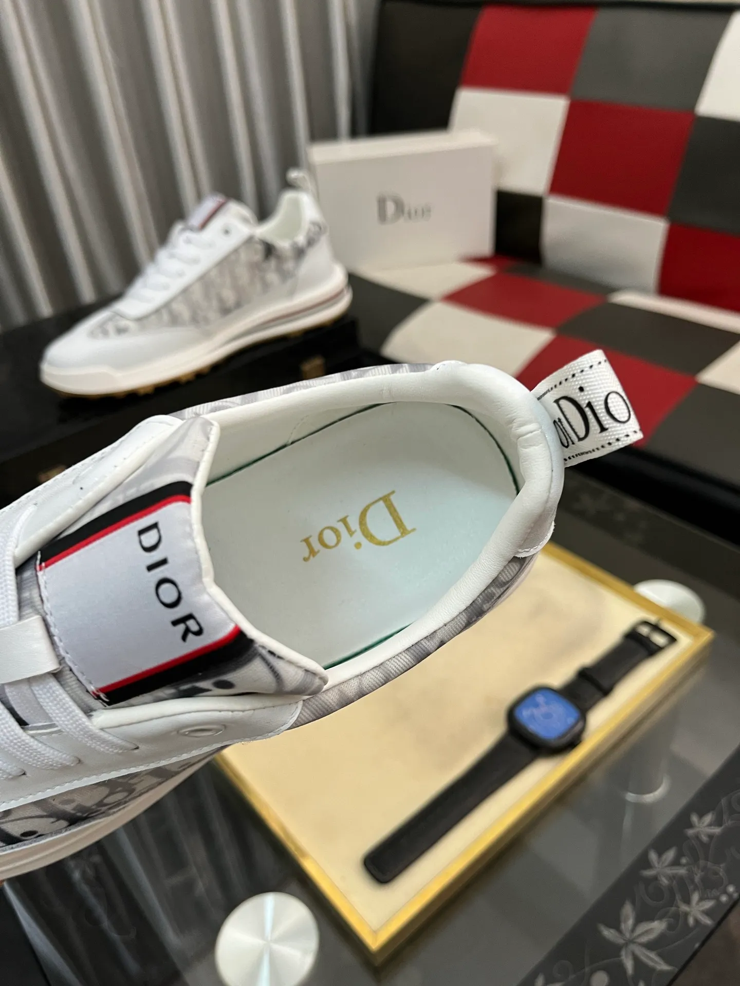 Men's shoes💰420⌚️⌚️[Dior] Dior's new men's genuine leather casual shoes, the highest version on the market, any comparison is welcome🆚! The original leather has excellent texture and is super high-end! Fetal sheep net lining imported from Italy, removable pad! Luxurious materials and fine workmanship, highly recommended! Code number: 38-443️⃣Colors available